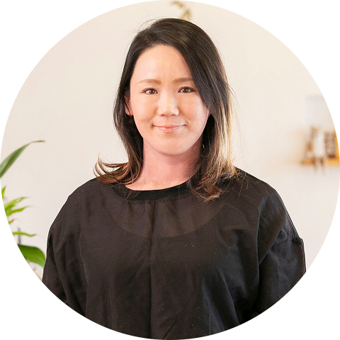 洞田 かな 先生