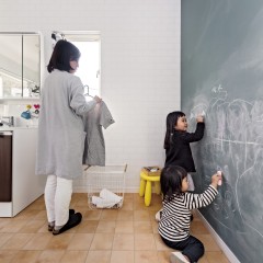 お家の壁に落書きし放題