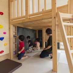 お家の壁に落書きし放題？
