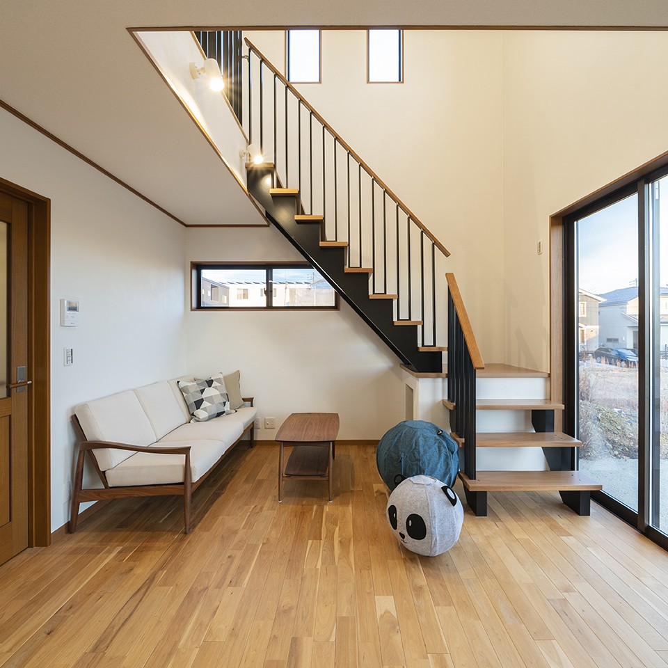 シンプルな木箱のお家