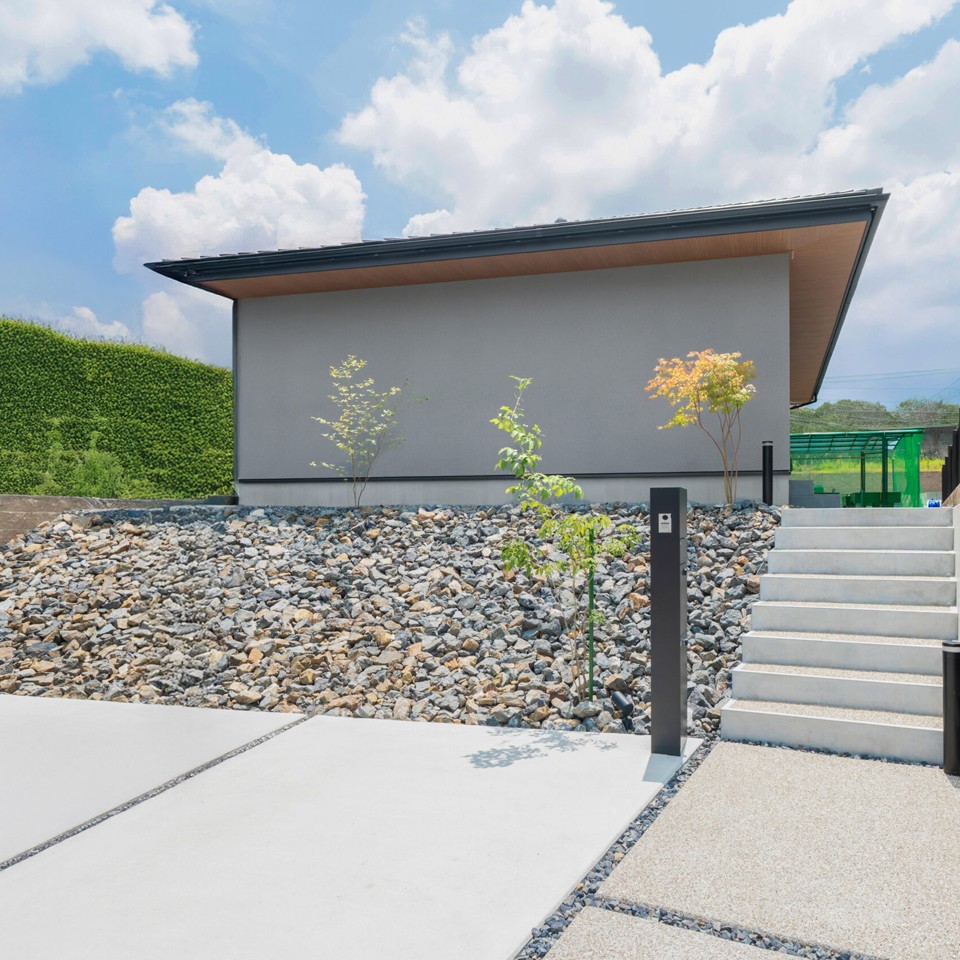 こだわりを詰め込んだ、深い軒のある平屋