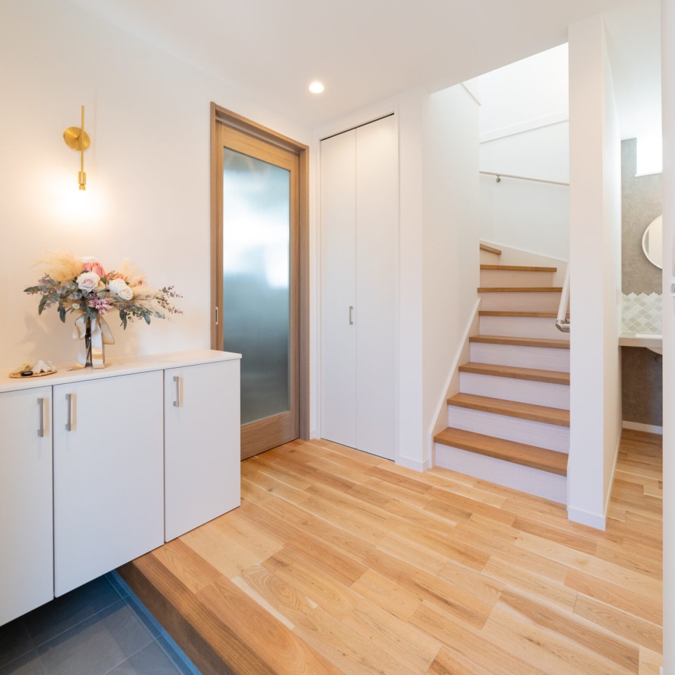 洗練された木×グレーのお家