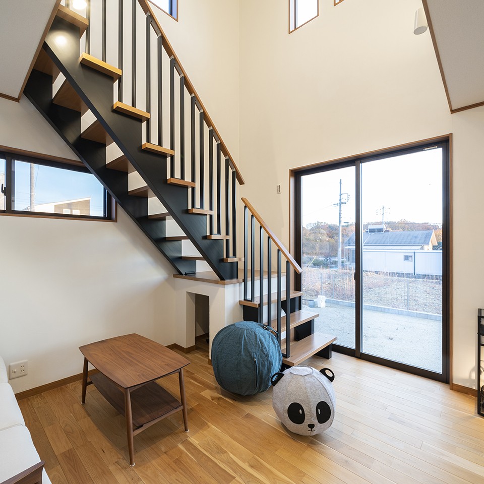 シンプルな木箱のお家