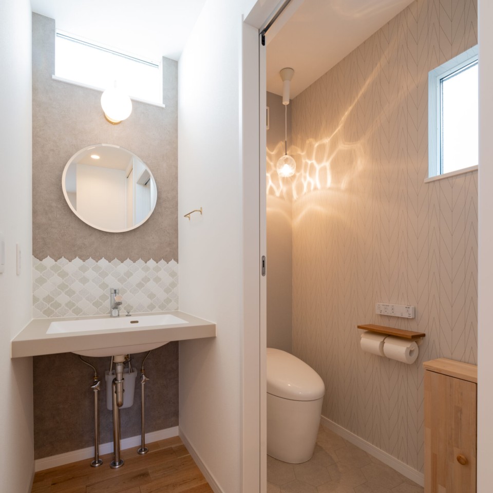 洗練された木×グレーのお家