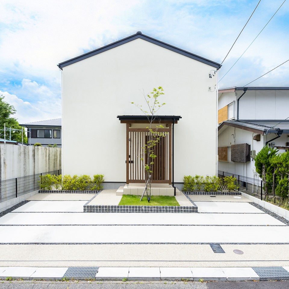 白の壁のお家