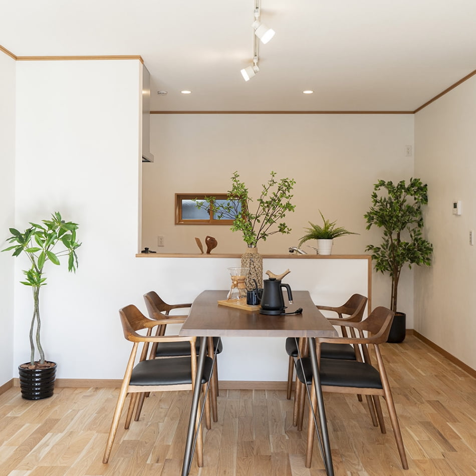 木の表情が美しい。