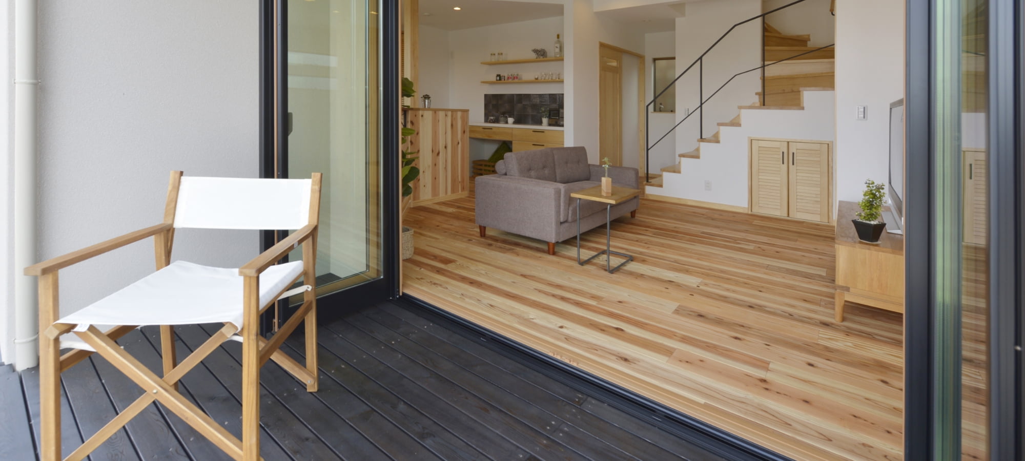 木の表情が美しい。