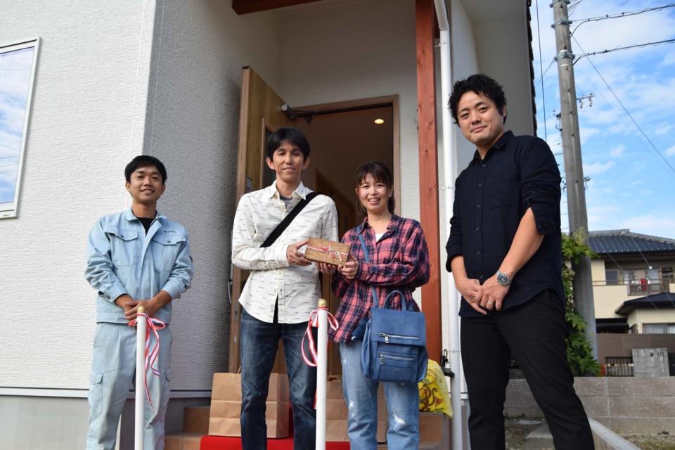 地域に密着した工務店を探していた時、スタッフの対応と木の家の気持ち良さに感動して決めました！